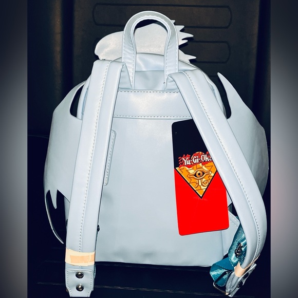Yu-Gi-Oh Blue Eyes White Dragon mini Backpack - Picture 4 of 6